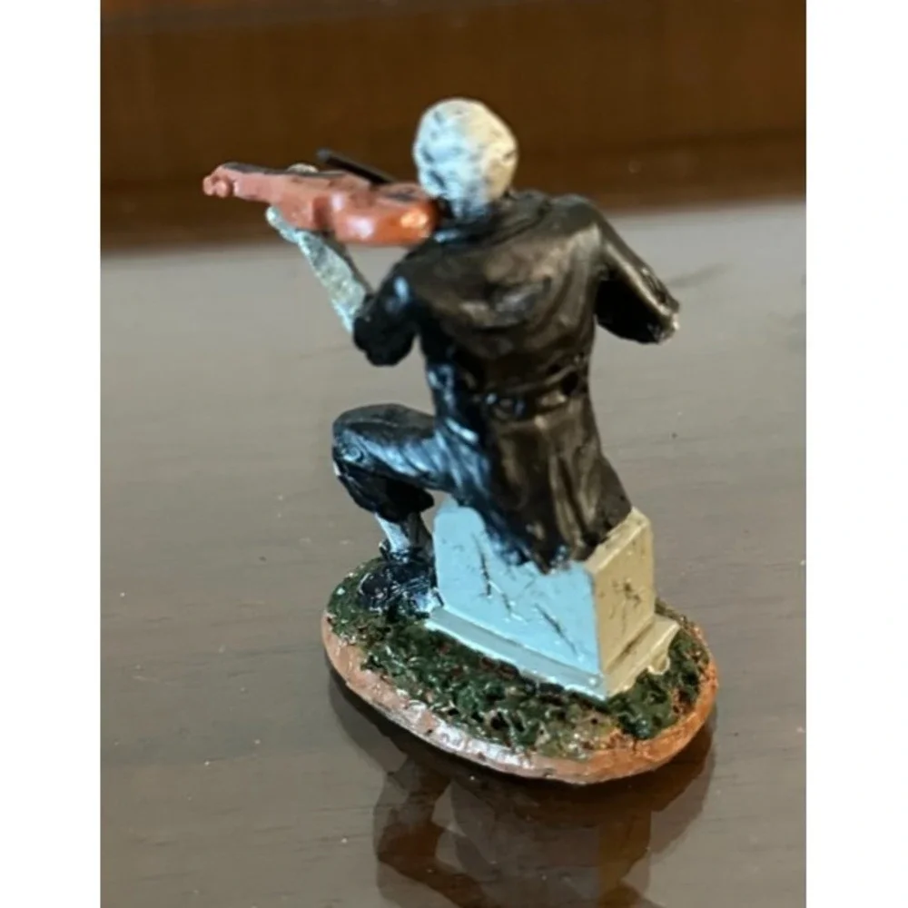 Lemax 2018 Serenading The Dead Spooky Town #82575 Melancholy Cemetery Figurine‎